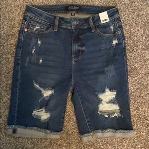 NEW JUDY BLUE BERMUDA MEDIUM